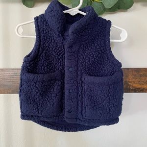 cute baby fleece vest. 12 months. carters.
